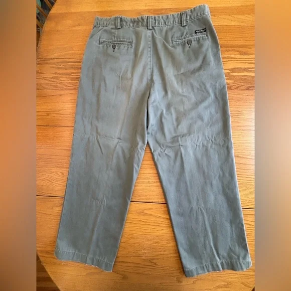 Eddie Bauer Men's Relaxed-Fit 100% Cotton Gray-Green Chinos, 40 - Picture 6 of 10